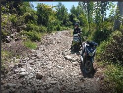 Jalan menuju tiga desa di kecamatan mehalaan rusak parah, Warga harap perhatian pemerintah