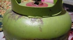 Subsidi Bocor? LPG 3 Kg Dijual Kios Desa Jauh Di Atas HET, Asalnya Dipertanyakan