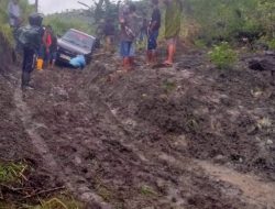 Kapolsek Lore Utara Turun Tangan, Polisi Dan Warga Gotong Royong Buka Akses Jalan Terputus Di Desa Sedoa